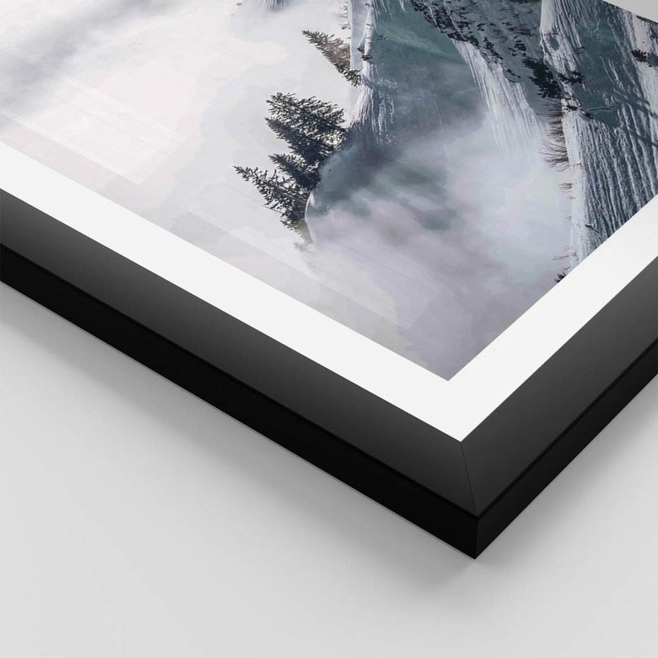 Plakat w ramie 40x50 - Czystość Natury - ośnieżone szczyty górskie, pejzaż - rama czarna