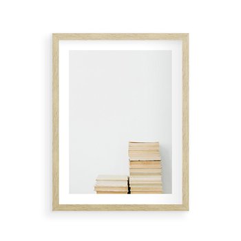 Plakat w ramie 40x50 - Stos Zakurzonych Opowieści - stos książek, ksiązki na stosie - rama drewno