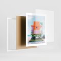 Plakat w ramie 40x50 - Plaża Miami w Słoneczny Dzień - domek ratownika, kolorowy - rama biała