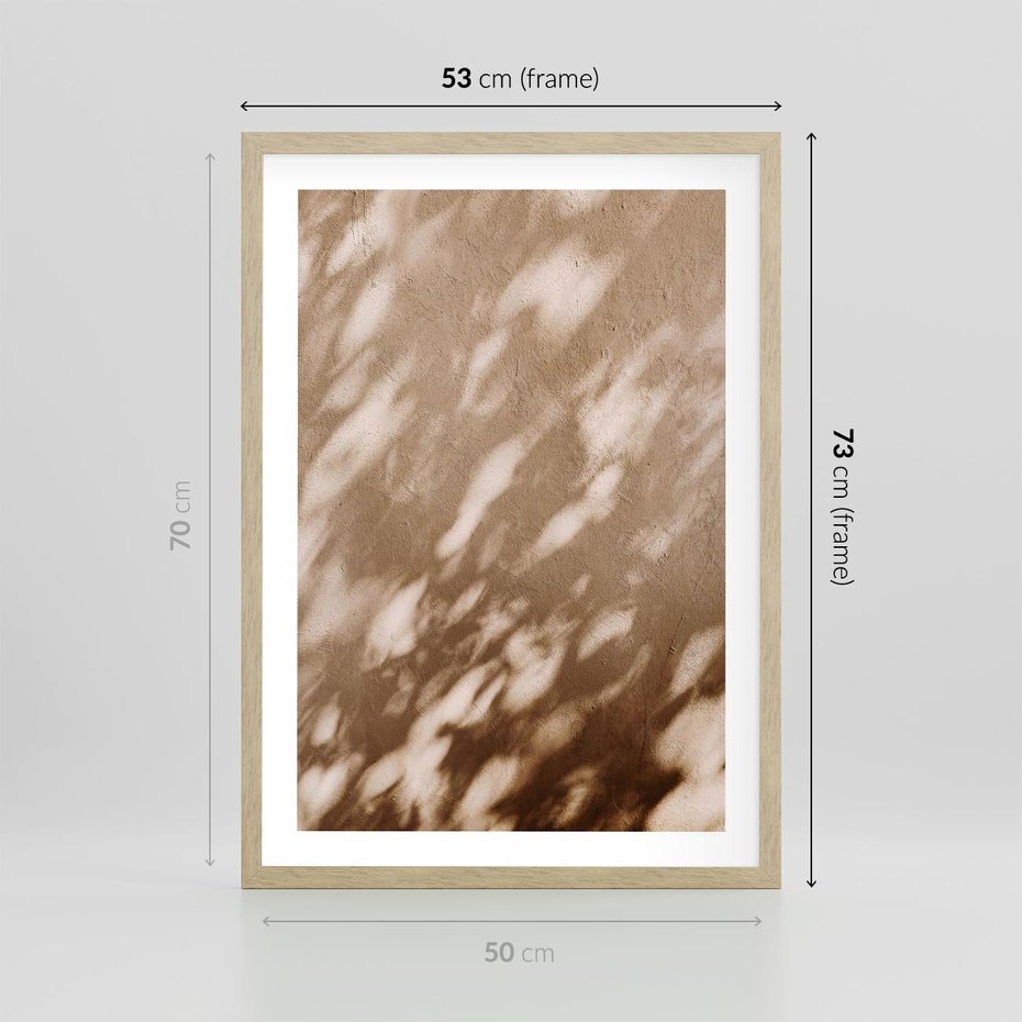 Plakat w ramie 50x70 - Abstrakcyjna Kompozycja: Cień na Ścianie - cień na ścianie, beżowe kolory - rama drewno