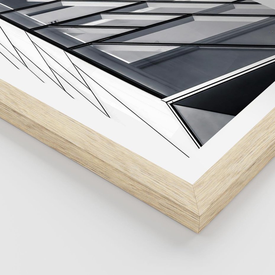 Plakat w ramie 40x50 - Architektura Przyszłości: Czarno-Białe Ujęcie - nowoczesna architektura, czarno białe zdjęcie - rama drewno