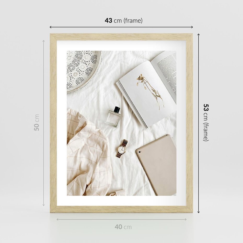 Plakat w ramie 40x50 - Perfumy, Książka i Moda - kobieca kompozycja, perfumy - rama drewno