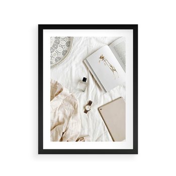 Plakat w ramie 30x40 - Perfumy, Książka i Moda - kobieca kompozycja, perfumy - rama czarna