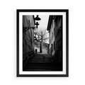 Plakat w ramie 50x70 - Ukryta Uliczka - czarno białe zdjęcie, schody - rama czarna