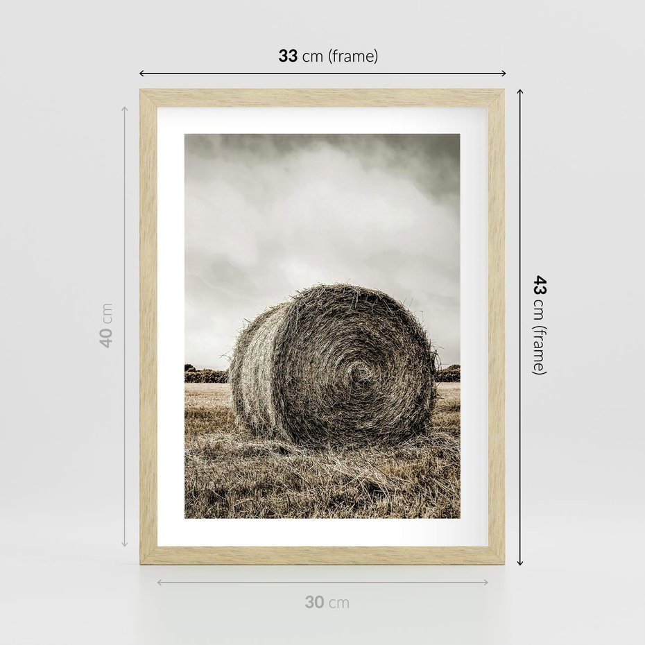 Plakat w ramie 30x40 - Siano w Sepii: Wiejska Tradycja - snopek siana, bela siana - rama drewno