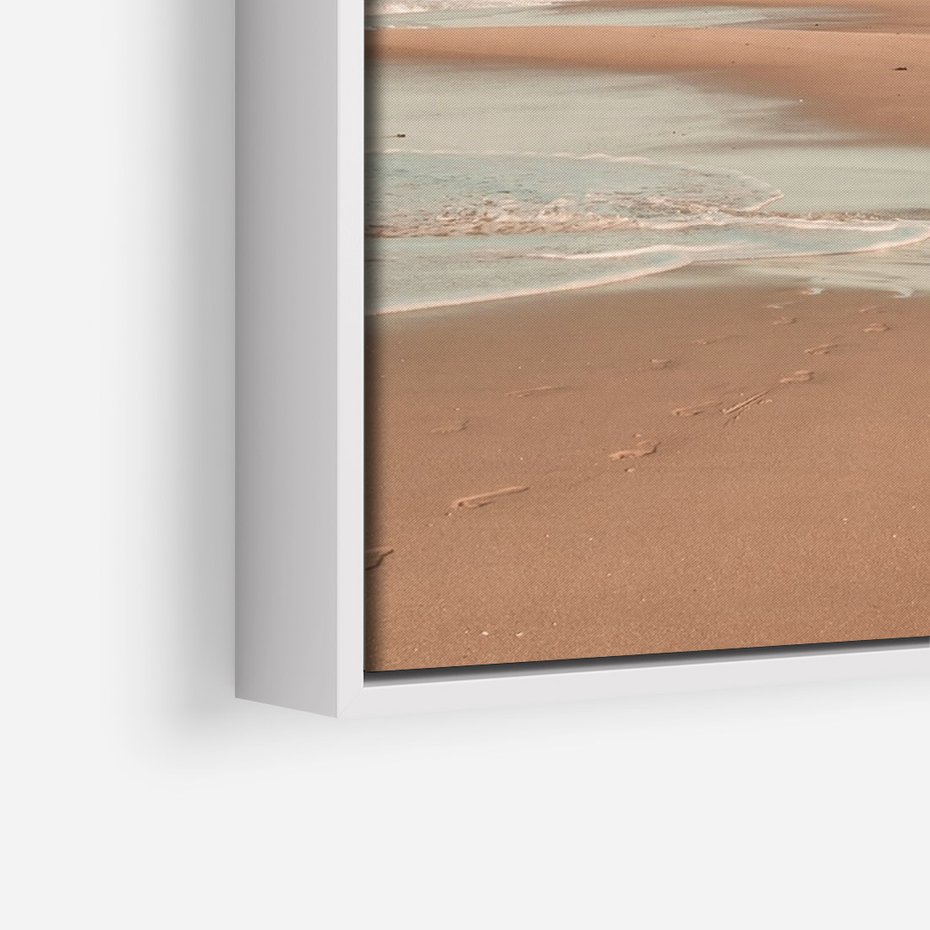 Obraz w ramie 70x100 - Ukojenie na Plaży - fotografia, rajska plaża - rama biała