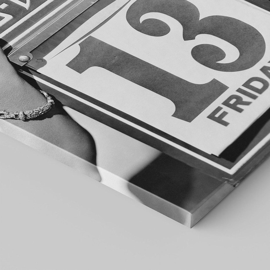 Obraz na płótnie 80x120 - Czy to Pech - retro zdjęcie, czarno białe