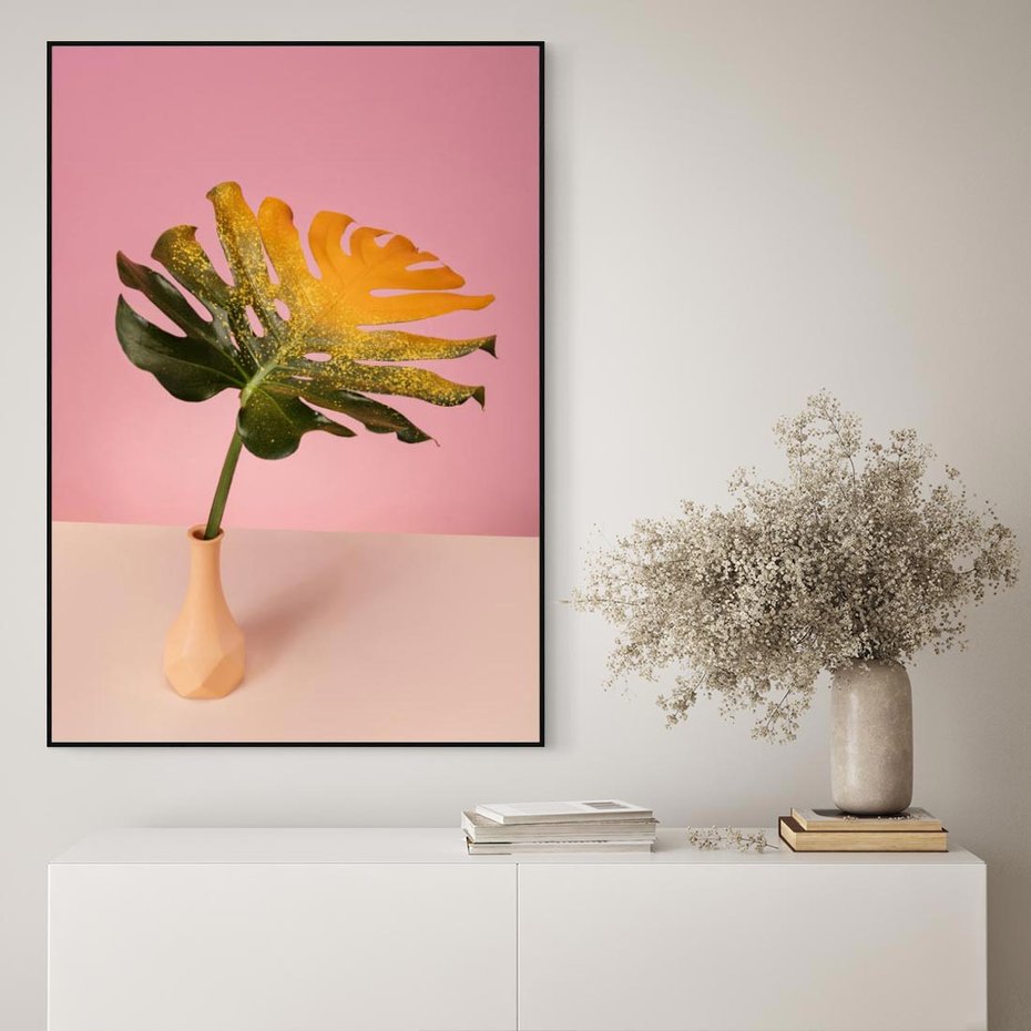 Obraz w ramie 70x100 - Egzotyczna monstera - monstera, liść - rama czarna