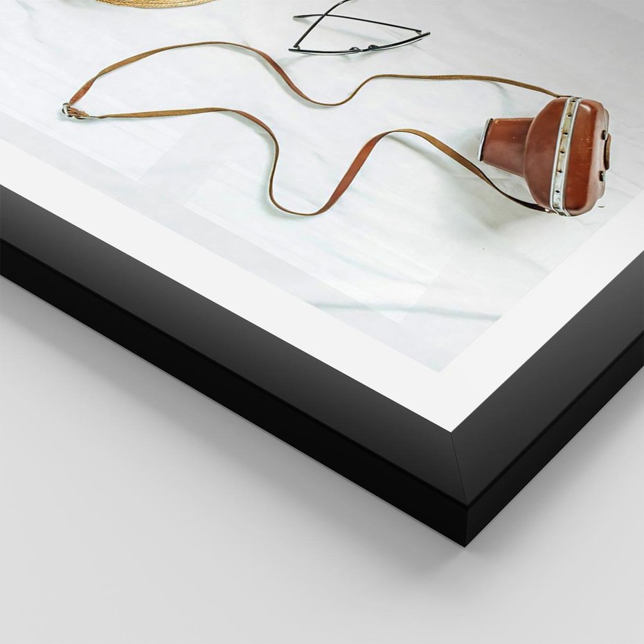 Plakat w ramie 40x50 - Artystyczna Dusza - boho kompozycja, kapelusz słomkowy - rama czarna