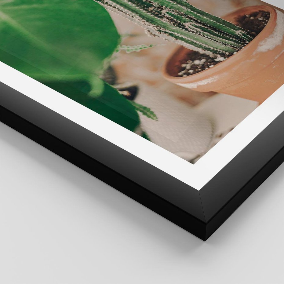 Plakat w ramie 50x70 - Boho Urok - kaktus w doniczce, gliniana doniczka - rama czarna