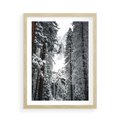 Plakat w ramie 50x70 - Cicha Magia Zimowego Lasu - zimowy las, ośnieżone drzewa - rama drewno