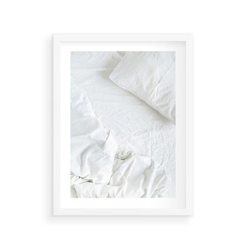 Plakat w ramie 40x50 - Sztuka i Komfort - pościel, biała kołdra poduszka - rama biała