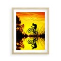Plakat w ramie 40x50 - Rower przy zachodzie słońca - rower, zachód - rama drewno