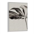 Obraz w ramie 80x120 - Szepczący Liść - szkic, czarno biały - rama biała