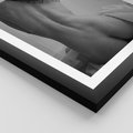 Plakat w ramie 50x70 - Piękno o Poranku - czarno biała fotografia, akt kobiecy - rama czarna