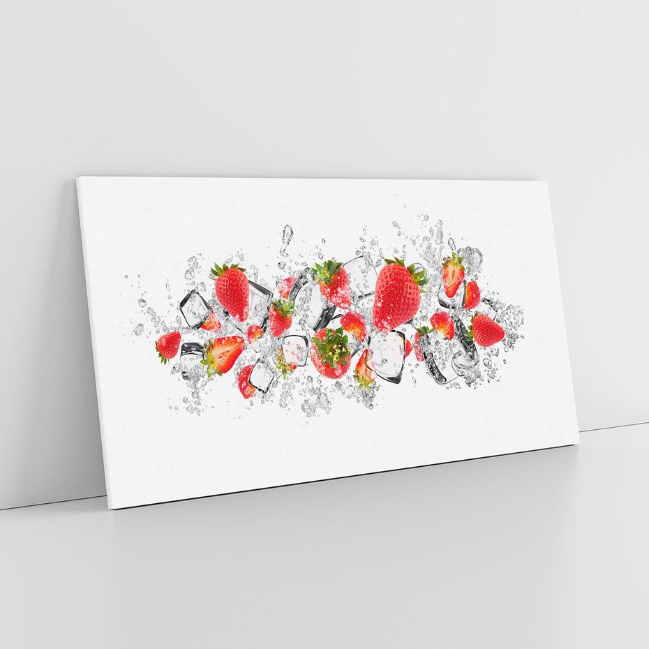 Obraz na płótnie 140x70 - Oaza świeżości: truskawki w wodzie - truskawki, woda