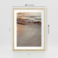 Plakat w ramie 30x40 - Spokój Morza: Fale na Plaży - fale, morze - rama drewno