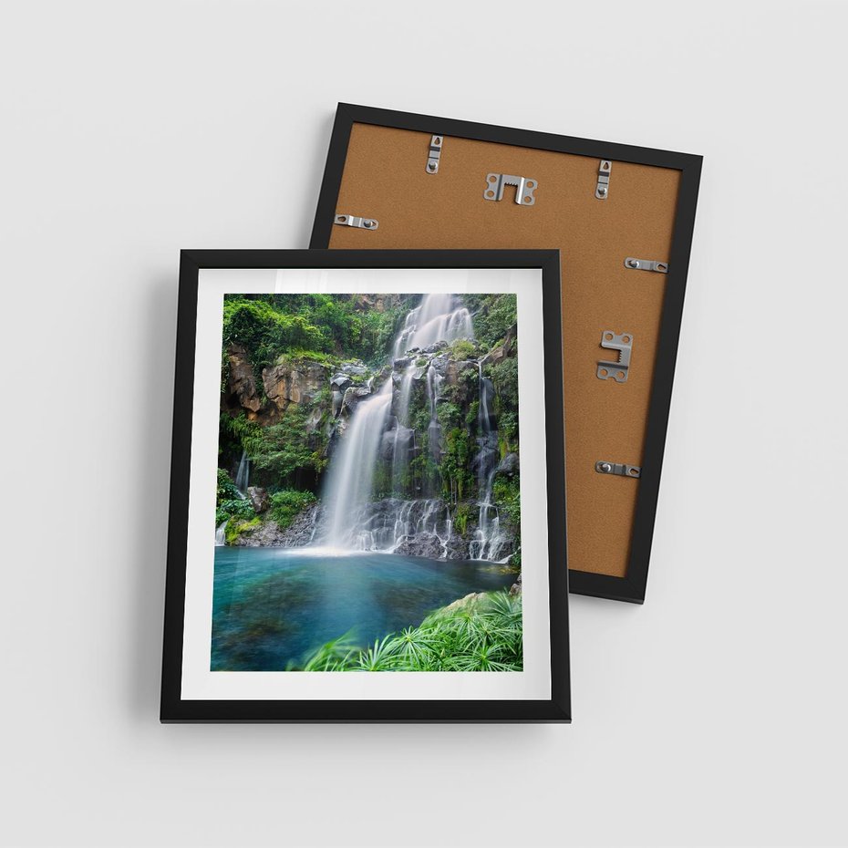 Plakat w ramie 40x50 - Tropikalny Wodospad - wodospad, tropikalny - rama czarna