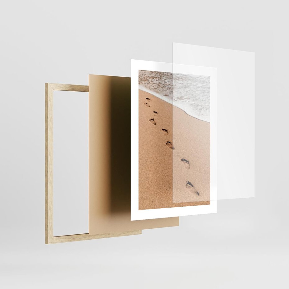 Plakat w ramie 30x40 - Ślady Stóp na Plaży: Spacer nad Morzem - plaża, ślady stóp na piasku - rama drewno