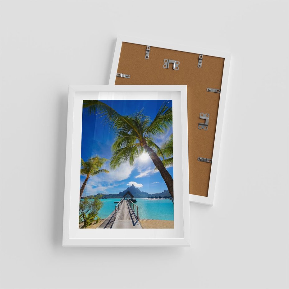 Plakat w ramie 30x40 - Tropikalne palmy nad oceanem - palmy, ocean - rama biała