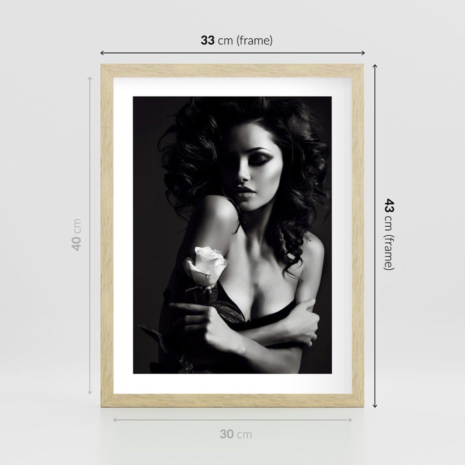 Plakat w ramie 30x40 - Piękno kobiecego aktu uchwycone - kobieta, akt - rama drewno