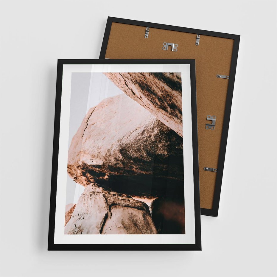 Plakat w ramie 50x70 - Tekstura Brązu - skały, głazy - rama czarna