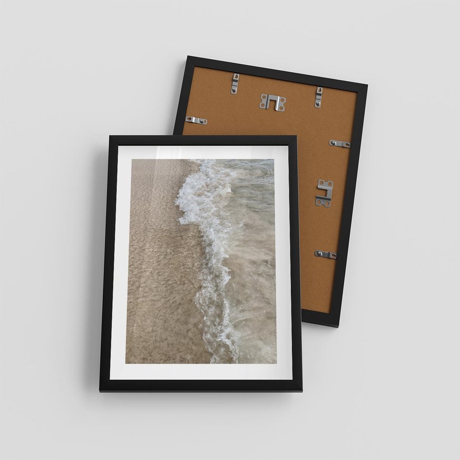 Plakat w ramie 30x40 - Fale Morza na Piasku - plaża, morze - rama czarna