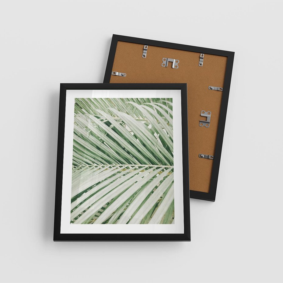Plakat w ramie 40x50 - Liście Palmy: Egzotyczna Grafika - palma, liście palmy - rama czarna