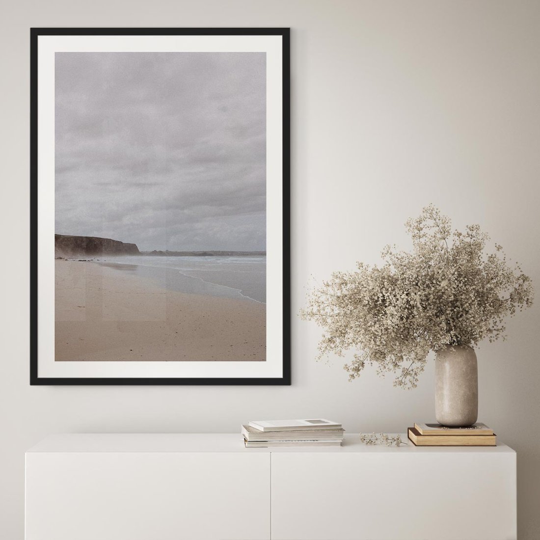 Plakat w ramie 40x50 - Mglista plaża - plaża, mgła - rama czarna