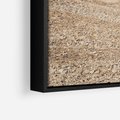 Obraz w ramie 70x100 - Refleksyjny taniec myśli - pustynny krajobraz, odcienie sepii - rama czarna