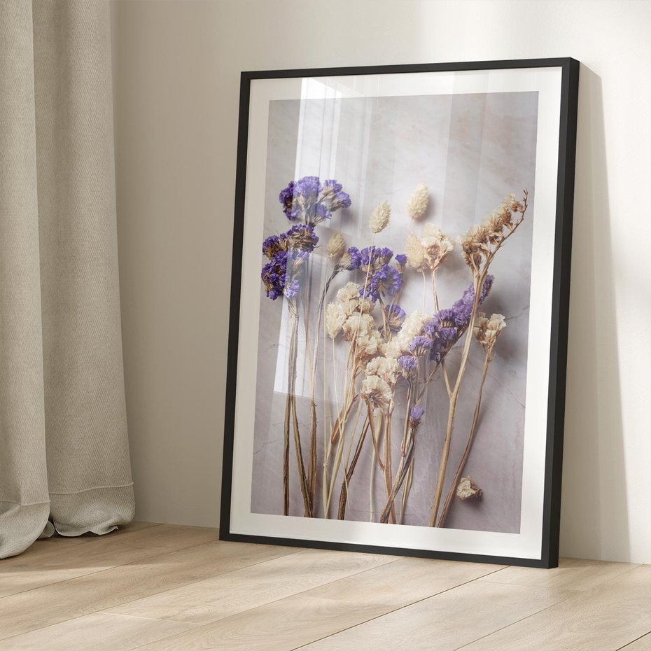 Plakat bez ramy 50x70 - Błękitno-Biała Harmonia - suszone kwiaty, błekitne