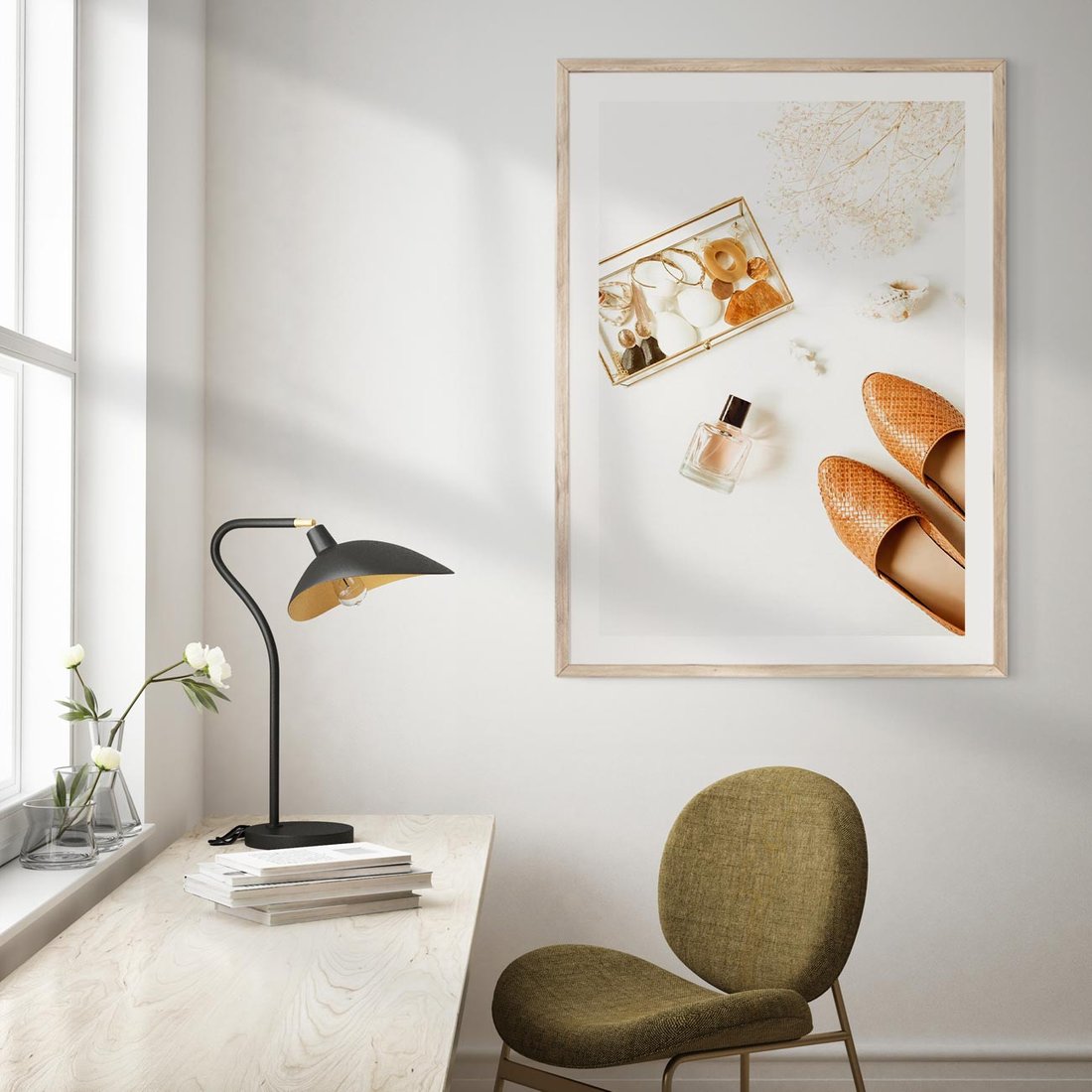 Plakat w ramie 40x50 - Elegancja w Szafie - modowa fotografia, buty - rama drewno