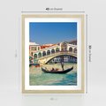 Plakat w ramie 40x50 - Romantyczna przejażdżka gondolą w Wenecji - Wenecja, gondola - rama drewno