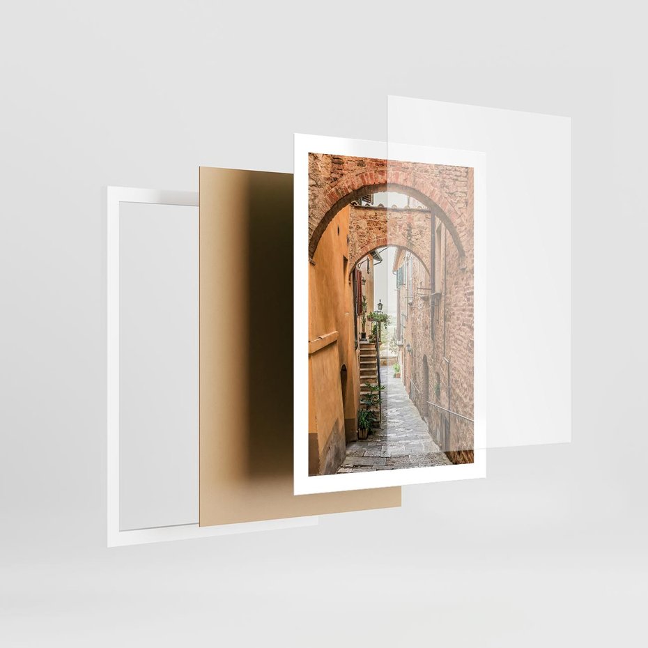 Plakat w ramie 50x70 - Magiczna podróż w głąb miasta - uliczka, perspektywa - rama biała