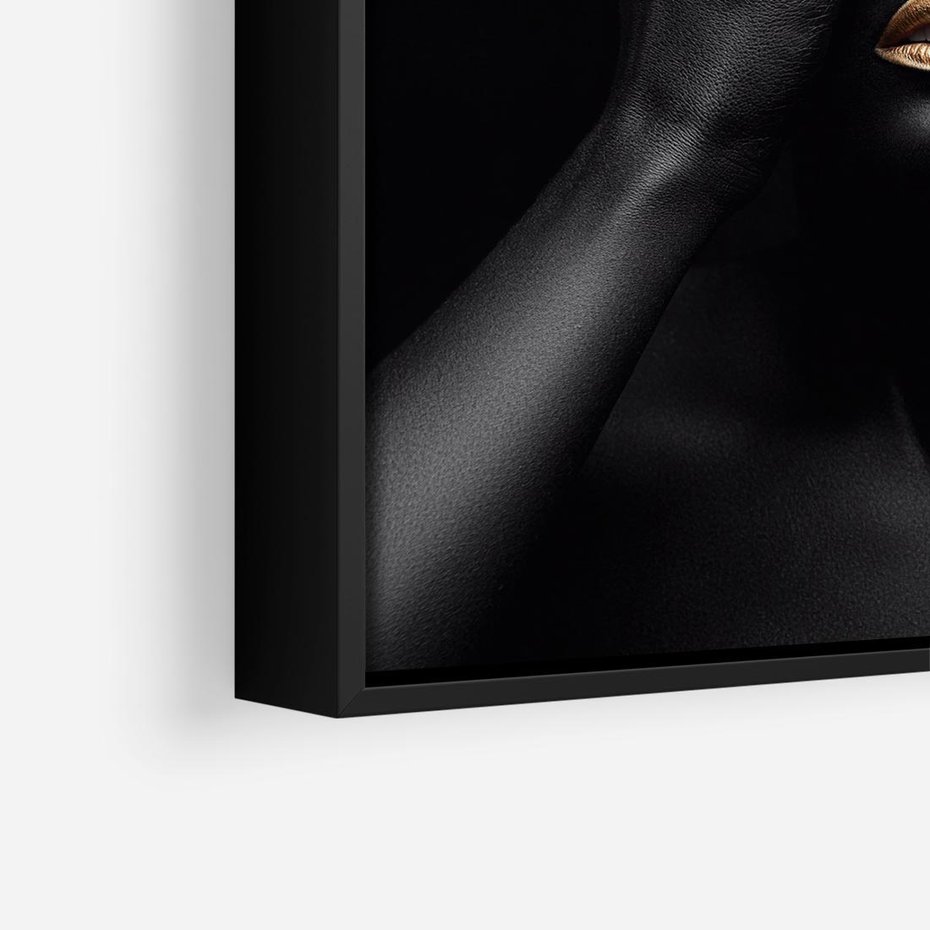 Obraz w ramie 50x50 - Złote Usta wyjątkowa subtelność - złote usta, złote palce - rama czarna