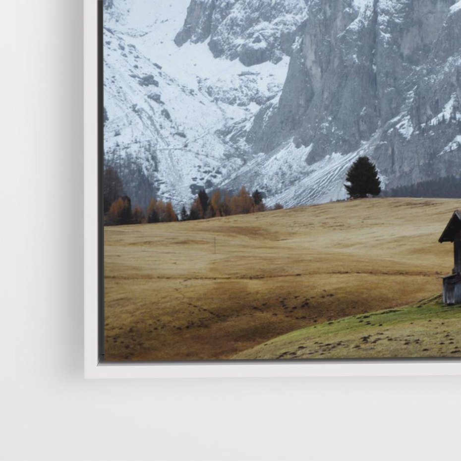 Obraz w ramie 70x50 - Odkryj Ich Urok - góry, skandynawia - rama biała