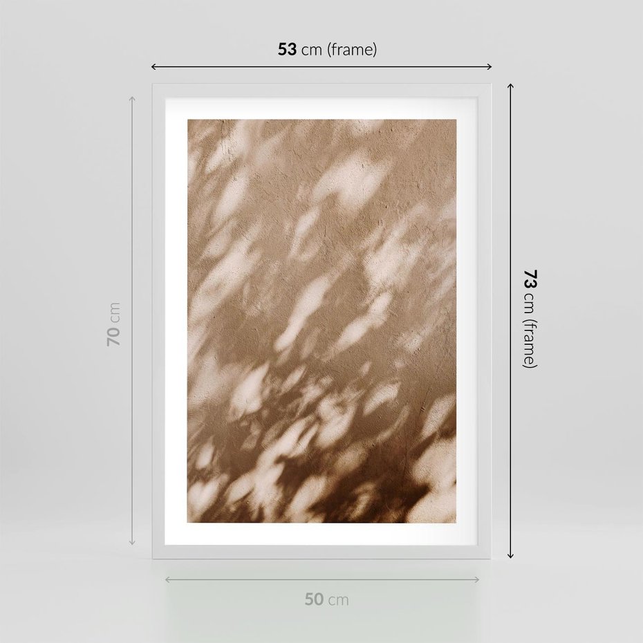 Plakat w ramie 50x70 - Abstrakcyjna Kompozycja: Cień na Ścianie - cień na ścianie, beżowe kolory - rama biała