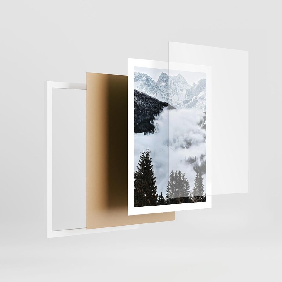 Plakat w ramie 50x70 - Zimowa Magia Gór: Śnieżne Szczyty - grajobraz górski, zima - rama biała