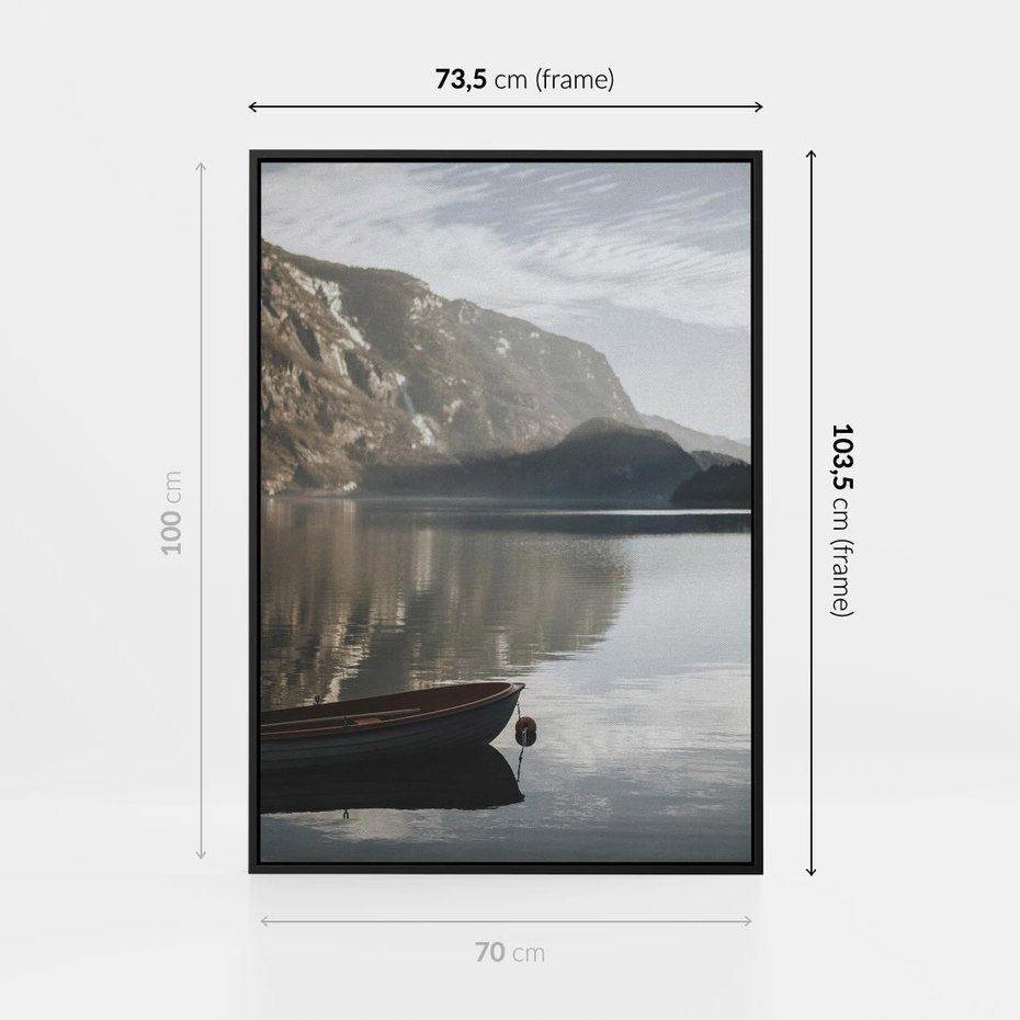 Obraz w ramie 70x100 - Refleksje Natury - morze, łódka - rama czarna