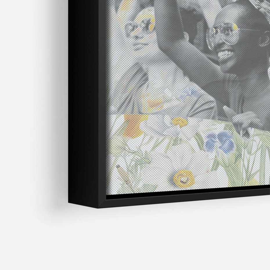 Obraz w ramie 50x50 - Księga zaklętych marzeń - kolaż, czarnobiałe zdjęcie wesołych młodych ludzi - rama czarna