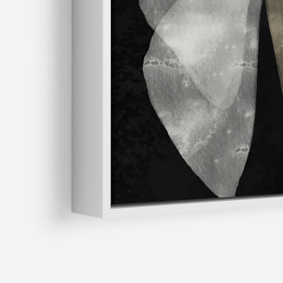 Obraz w ramie 80x80 - Obce Powidoki - abstrakcyjna ćma, mroczna atmosfera - rama biała