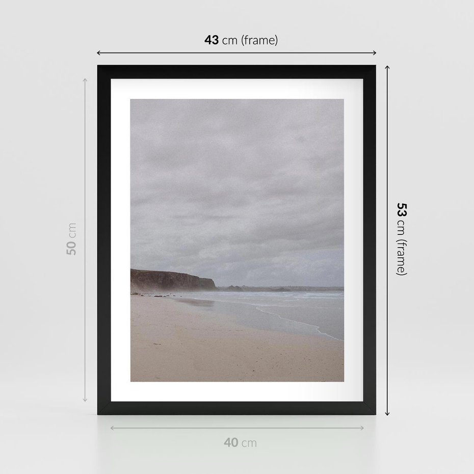 Plakat w ramie 40x50 - Mglista plaża - plaża, mgła - rama czarna