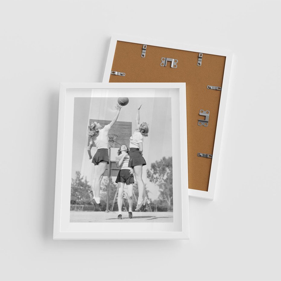 Plakat w ramie 40x50 - Sport to Zdrowie - retro zdjęcie, czarno białe - rama biała