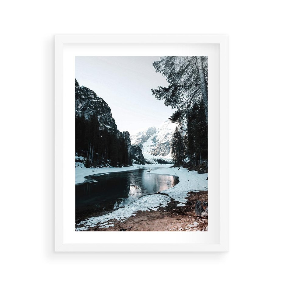 Plakat w ramie 40x50 - Zamarznięta Rzeka - zima w górach, zamarznięta rzeka - rama biała