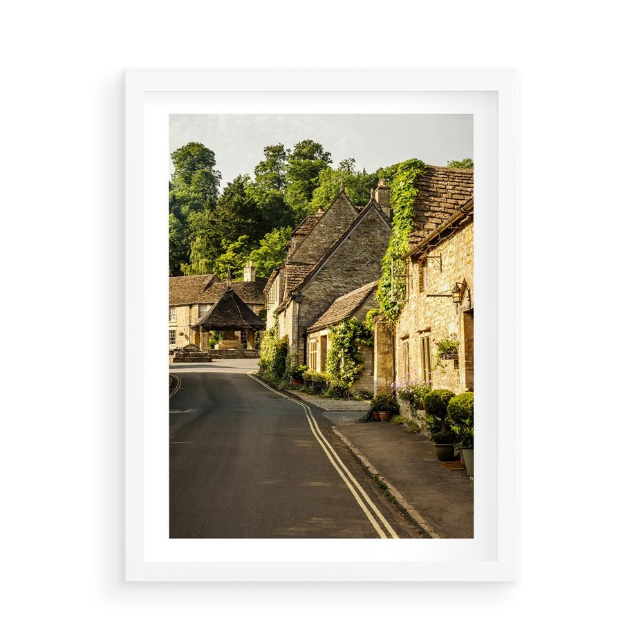 Plakat w ramie 50x70 - Magiczna podróż w głąb miasta - uliczka, perspektywa - rama biała