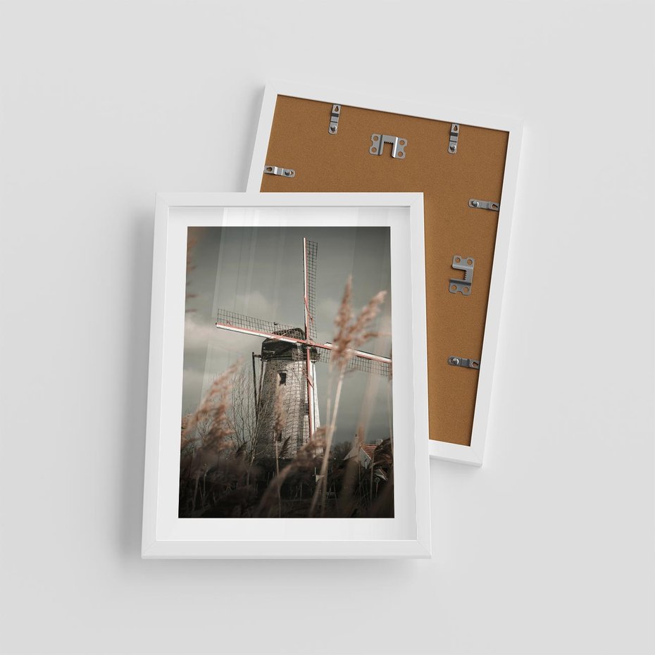 Plakat w ramie 30x40 - Wiejska Idylla: Młyn w Polu - wiatrak, młyn w polu - rama biała