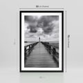 Plakat w ramie 50x70 - Romantyczny pomost z latarnią - pomost, latarnia - rama czarna