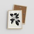 Plakat w ramie 30x40 - Spojrzenie w kształty kwiatów - kwiaty magnolii, minimalizm - rama drewno