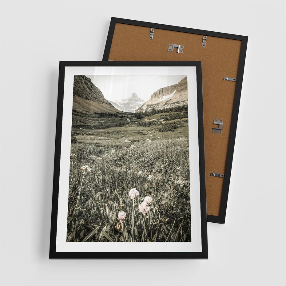 Plakat w ramie 50x70 - Nostalgiczne Góry - górski krajobraz, łaka w górach - rama czarna