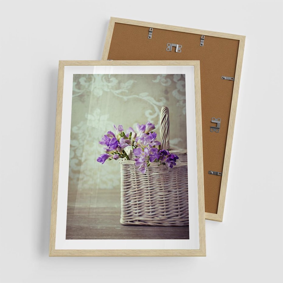 Plakat w ramie 50x70 - Kwiatowy koszyk - kwiaty, koszyk - rama drewno